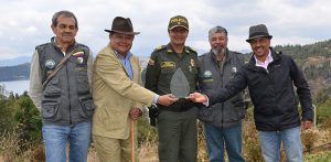 Reconocimiento Policía Nacional de los Colombianos